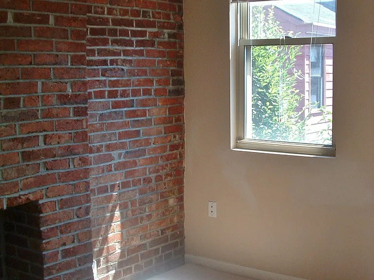 2104 Carey Way — Photo 5