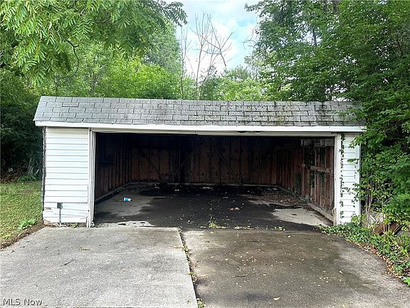 5th image of 4549 Lee Rd