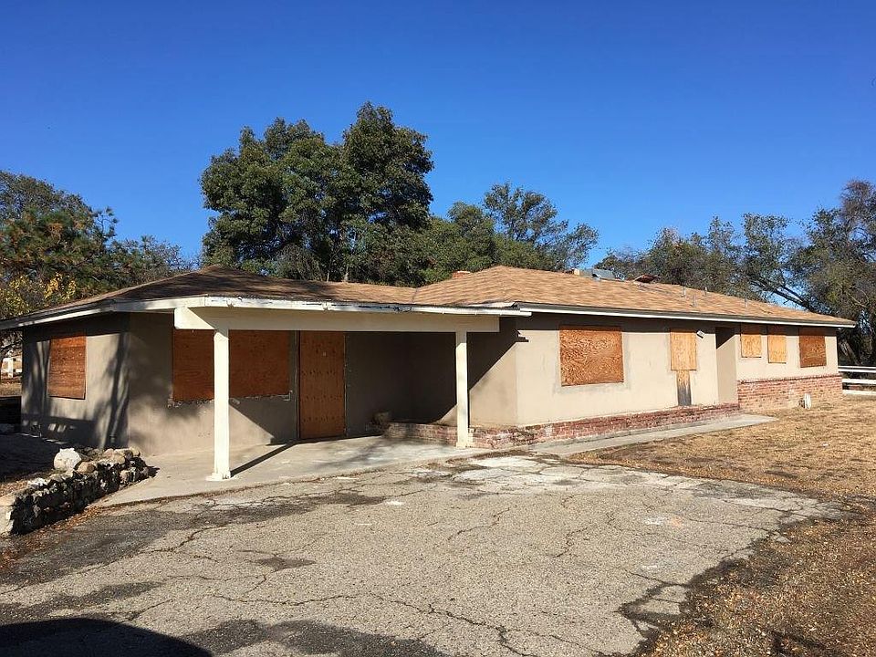 1st image of 33412 Calkins Rd