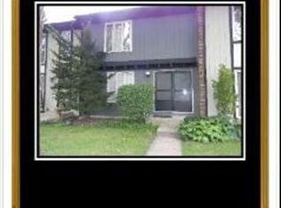 10 Dumbarton Oaks Pl, Elgin, IL 60123