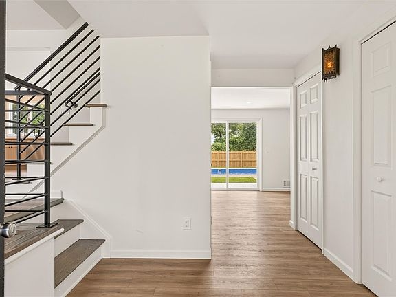 3rd image of 672 Gillett Rd