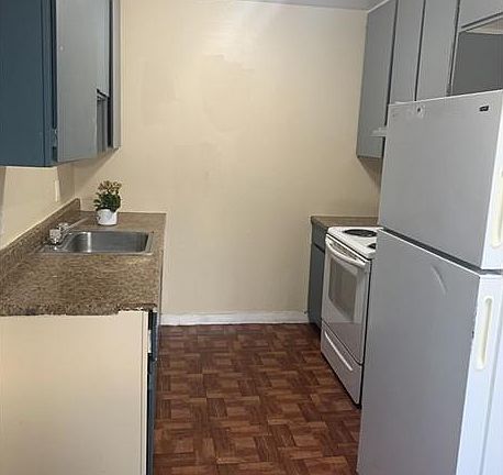 3rd image of 399 S 12th St