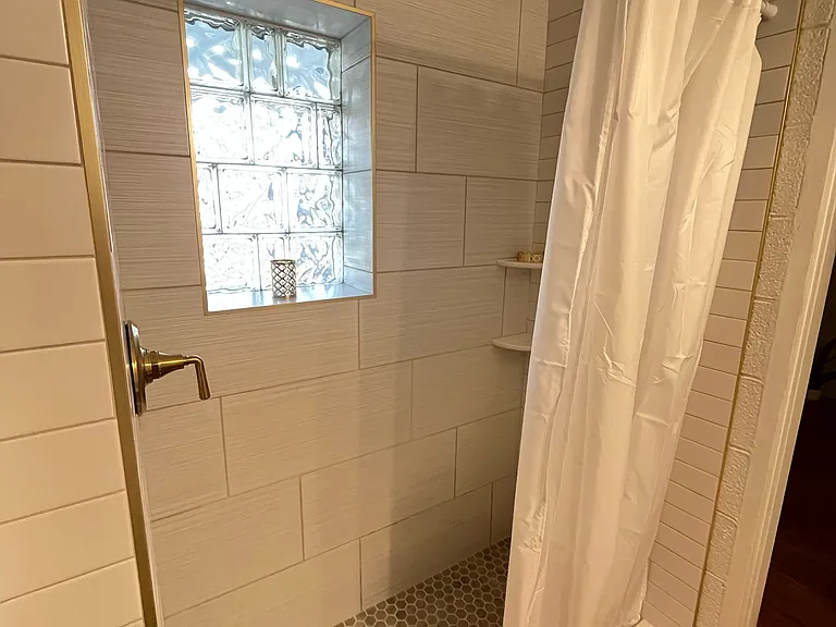 402 S Holly St — Photo 9