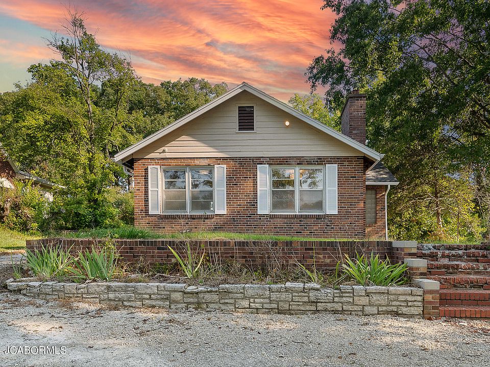 1st image of 3130 Country Club Dr