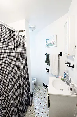 Rented by Jonis Realty | media 13