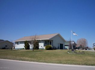 201 Lincoln St SW, Warroad, MN 56763