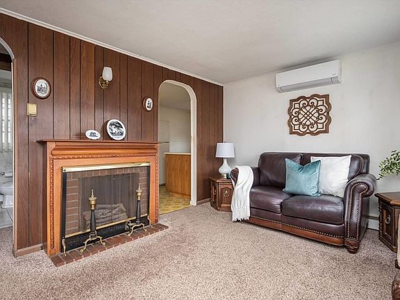 3rd image of 49 Magnolia Ave