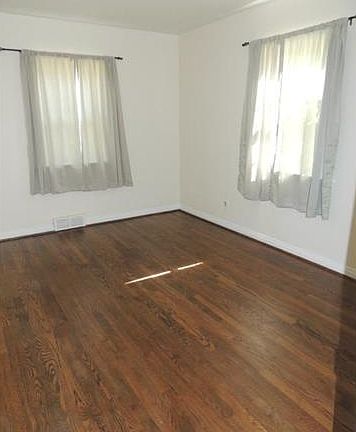 4th image of 1003 Des Peres Dr