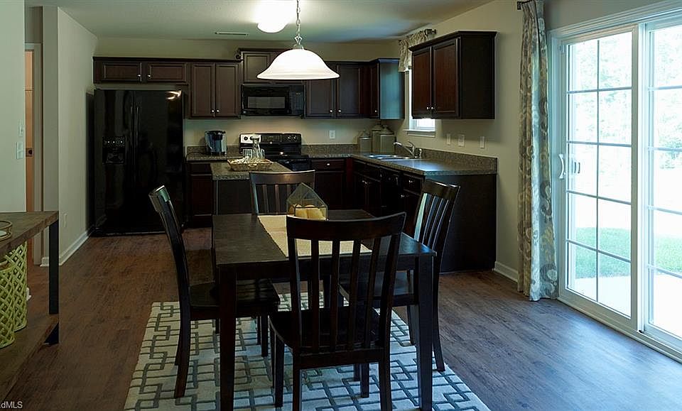 1st image of 327 McKenzie Ct #32