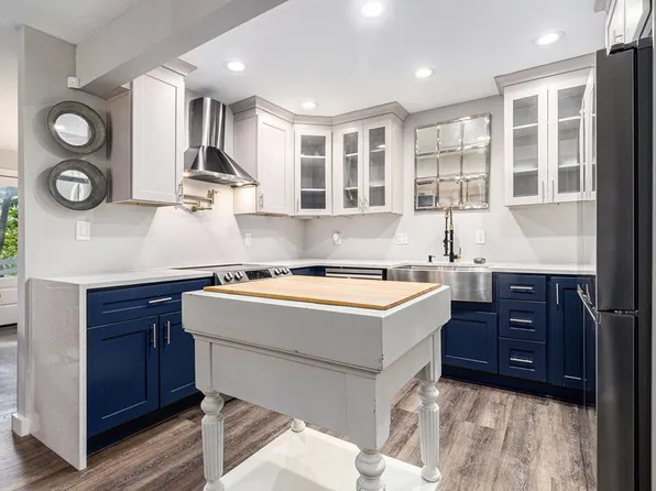 220 Fox Den Cir, Jasper, GA 30143