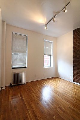 4th image of 515 W 46th St #3F