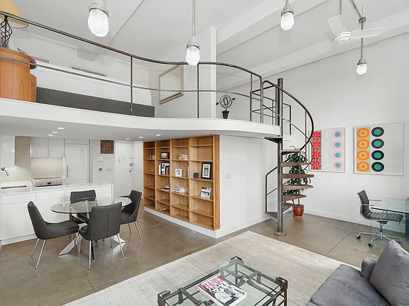 3rd image of 111 4th Ave APT 9B