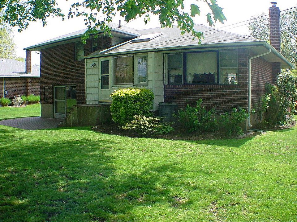 2nd image of 9 Sparrow Ln