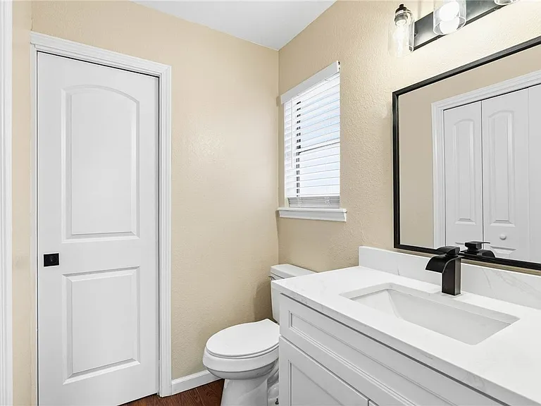 2317 Manitoba Dr — Photo 12