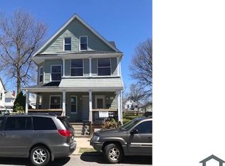 15 Rochelle St, Springfield, MA 01109