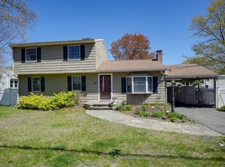 20 Fernglade Rd, Burlington, MA 01803