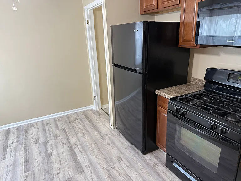6539 Helen St — Photo 4