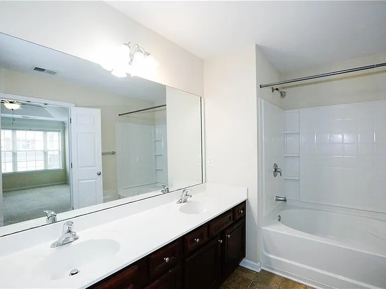 1187 Kendrew Pass — Photo 16