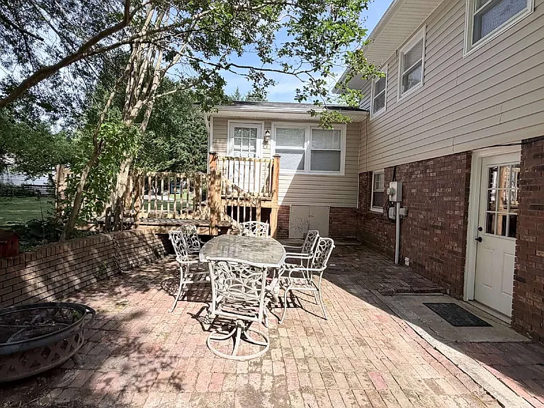 725 Wildflower Ln — Photo 45