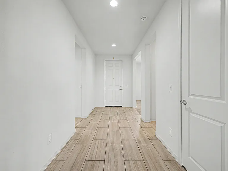 25552 S 230th St — Photo 5
