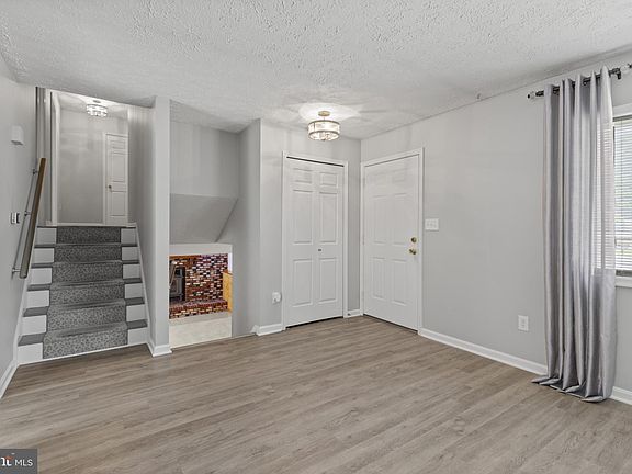 5th image of 7103 Renwick Ct