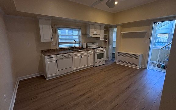 4th image of 128 Cross St #1