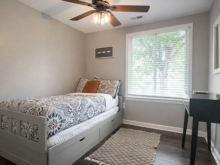11501 Five Cedars Rd — Photo 4