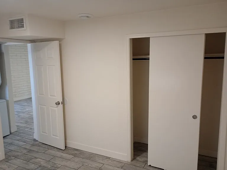 1017 N Main St #9 — Photo 9