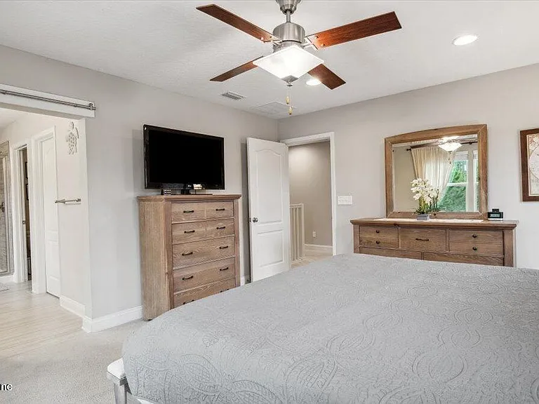 1120 Persimmon Dr — Photo 6