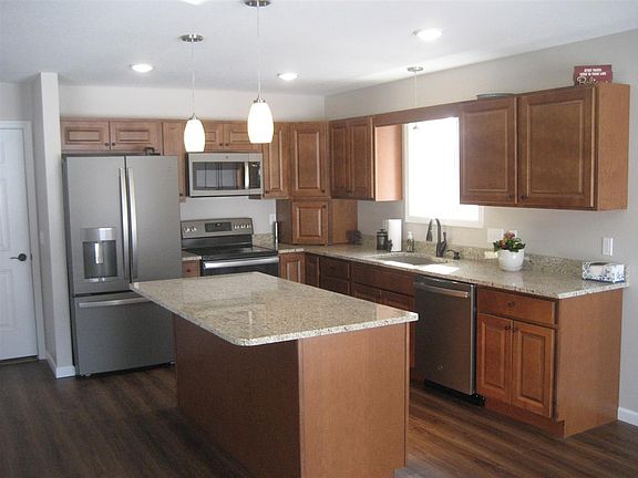 3rd image of 503 Willow Bnd