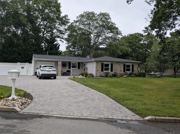 9 SongSparrow Lane, Centereach, NY 11720