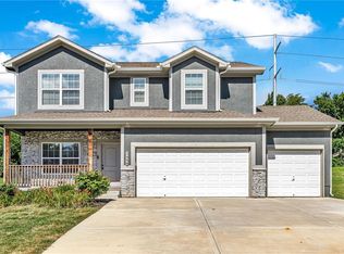 2409 SE Creekridge Ct, Blue Springs, MO 64014