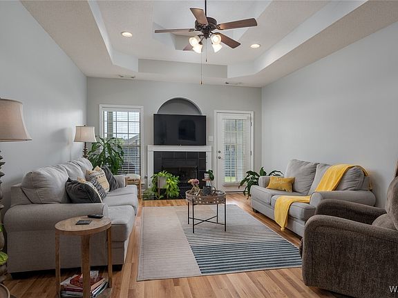 5th image of 12327 Huntington Village Dr
