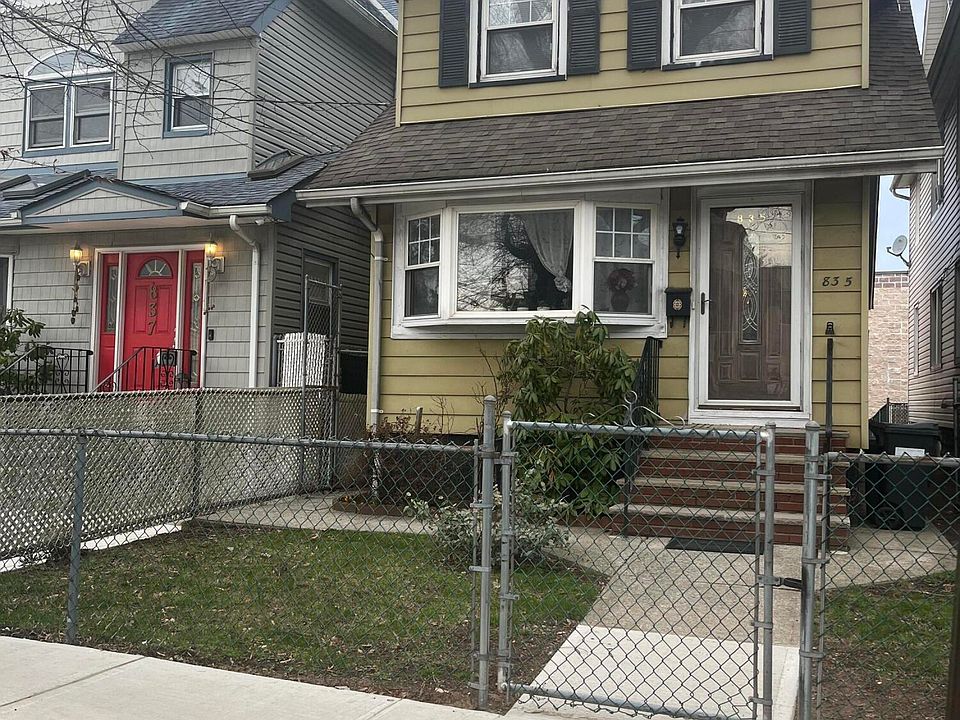 1st image of 835 Post Ave