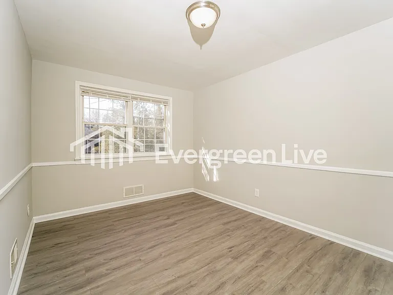 966 Saint Agnes Ln — Photo 5