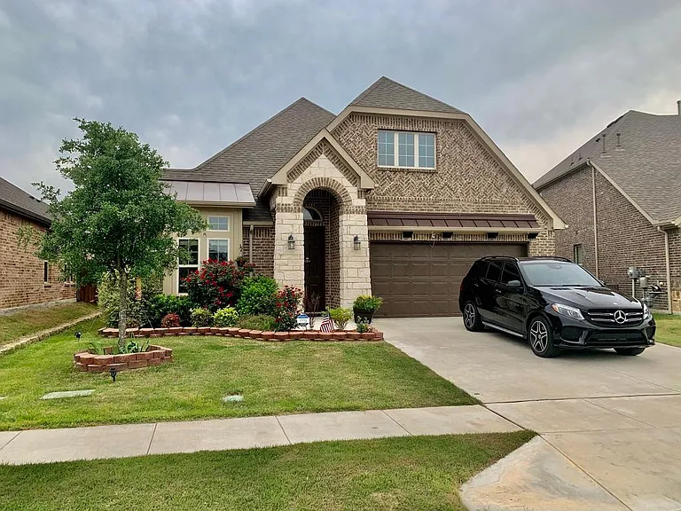 15517 Pioneer Bluff Trl — Photo 1