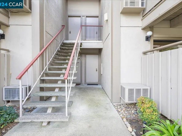 100 Kinross Dr APT 17, Walnut Creek, CA 94598