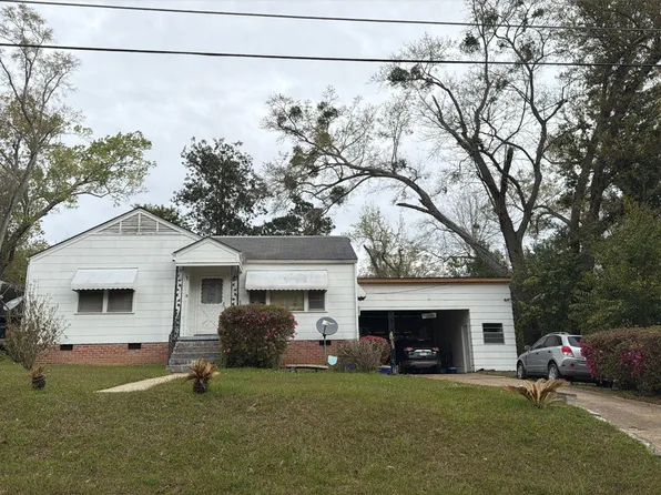 213 Oakland Dr, Natchez, MS 39120