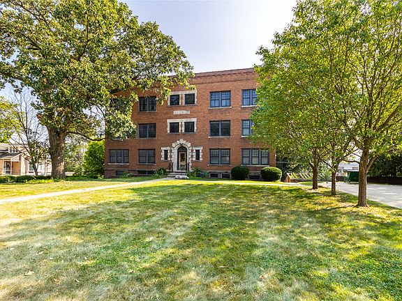 2nd image of 1902 Woodland Ave APT 102