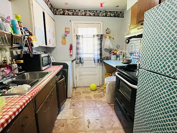 4th image of 4055 Forest View Dr