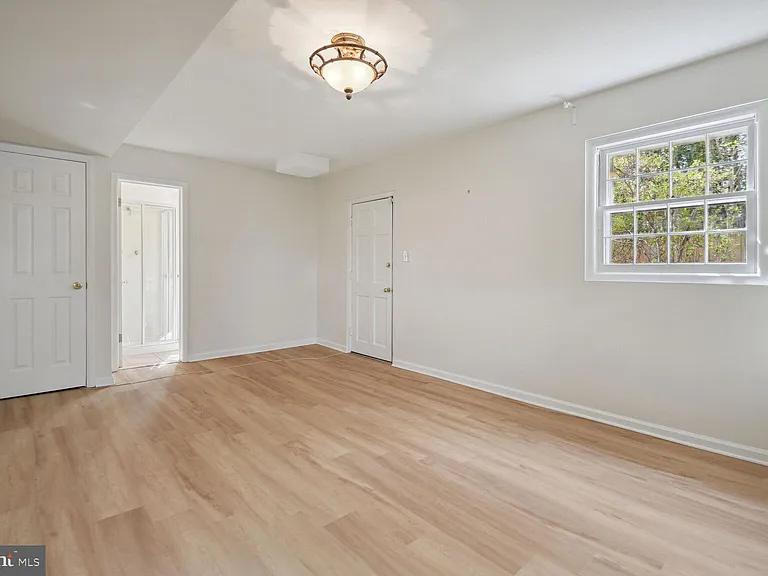 5801 Hillburne Way — Photo 27