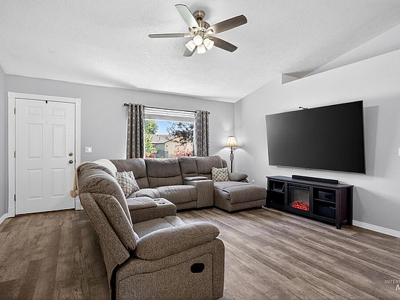 5th image of 761 N Abernathy Way