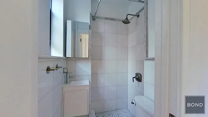 Rented by Bond New York | media 50