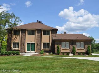 7357 Oak Tree Dr, West Bloomfield, MI 48322