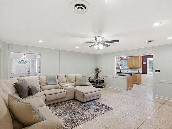5th image of 202 Nottingham Dr