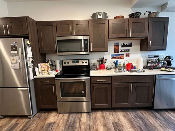 8 N Main St #203