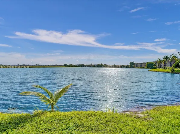 20105 NE 3rd Ct APT 9, Miami, FL 33179