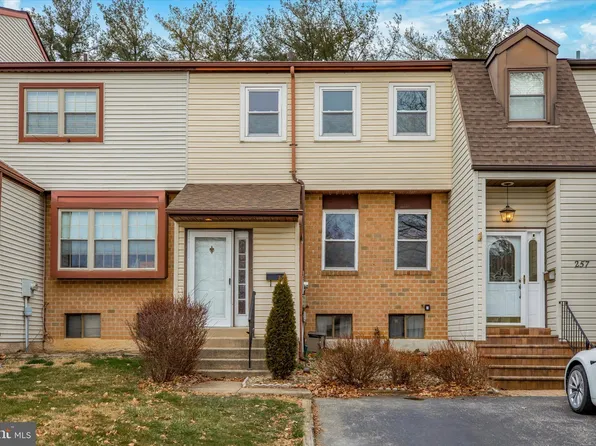 255 Birch Dr, Lafayette Hill, PA 19444