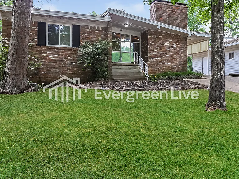 22 Glenmere Dr — Photo 2
