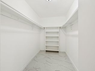 The Oaks Apartments, Miami Beach, FL 33154